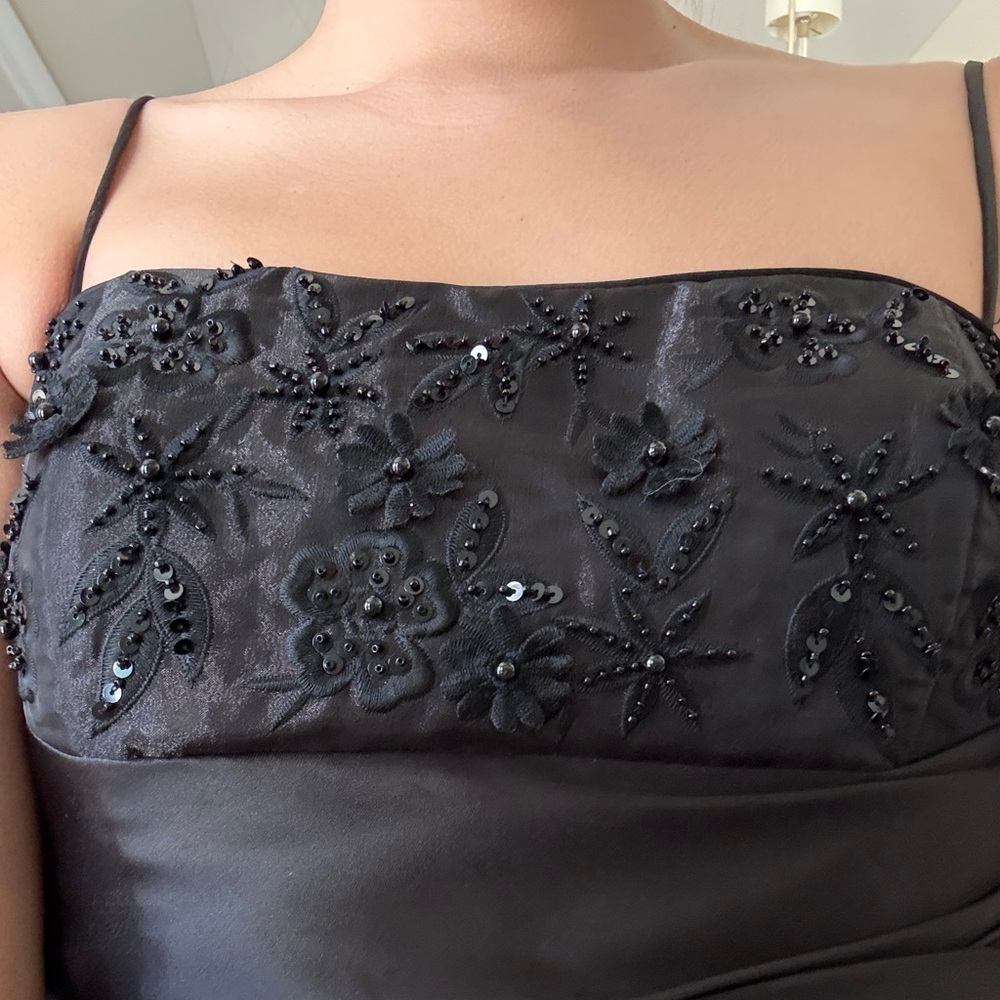 Jump Black and White Two-Tone Ruffled Prom Gown - Picture 3 of 4